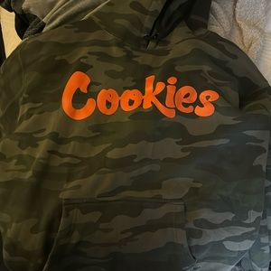 Size large cookies sweatshirt used 2 times bought it at zoomies
